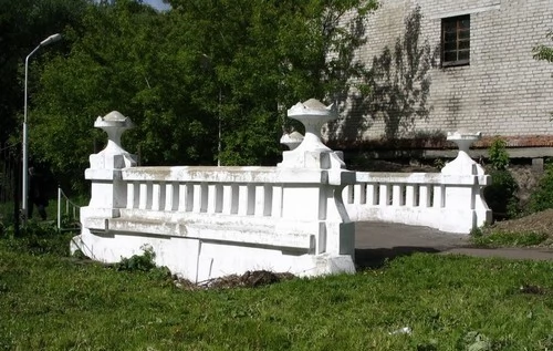 Мостик в Университетской роще Томска. Современный вид