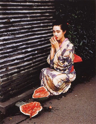 Нобуёси Араки. Арбуз. 1991